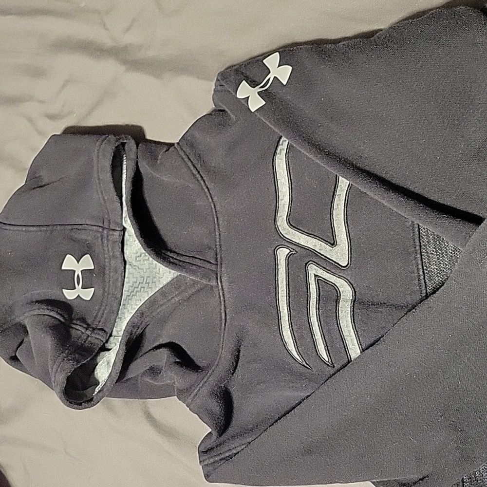 Boys hooded Underarmour sweatshirt
